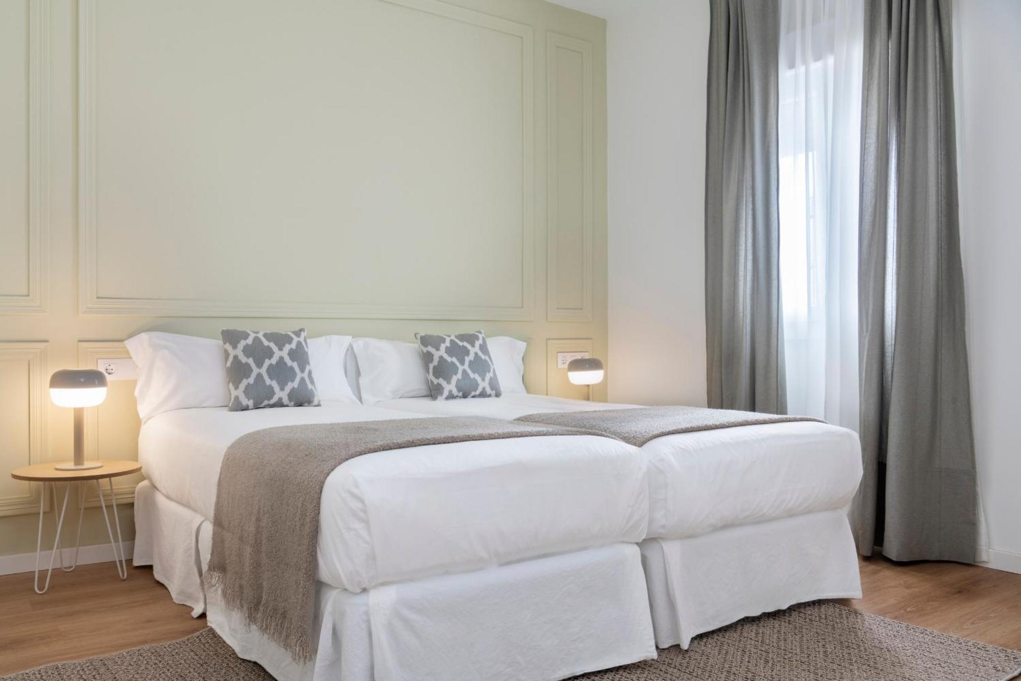 Magno Apartments Tintes Seville Exterior photo